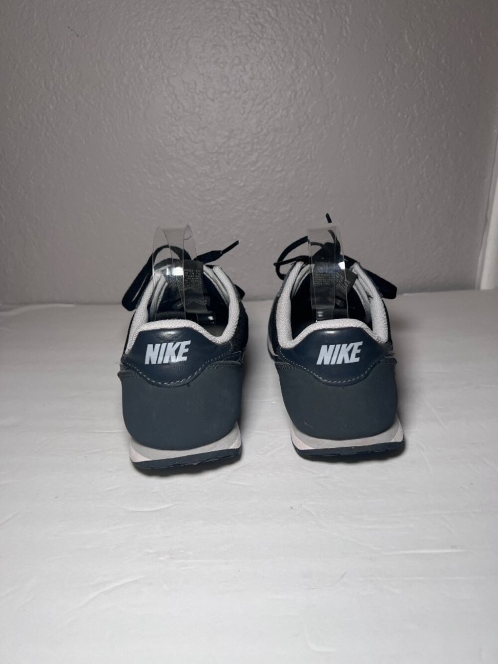 Nike Women Size 9 Genicco Sneakers Black Gray Low Top - Picture 9 of 12
